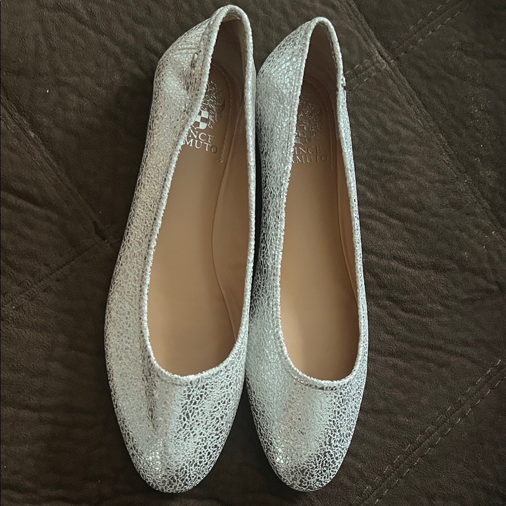 Vince Camuto Crackle Silver Flats